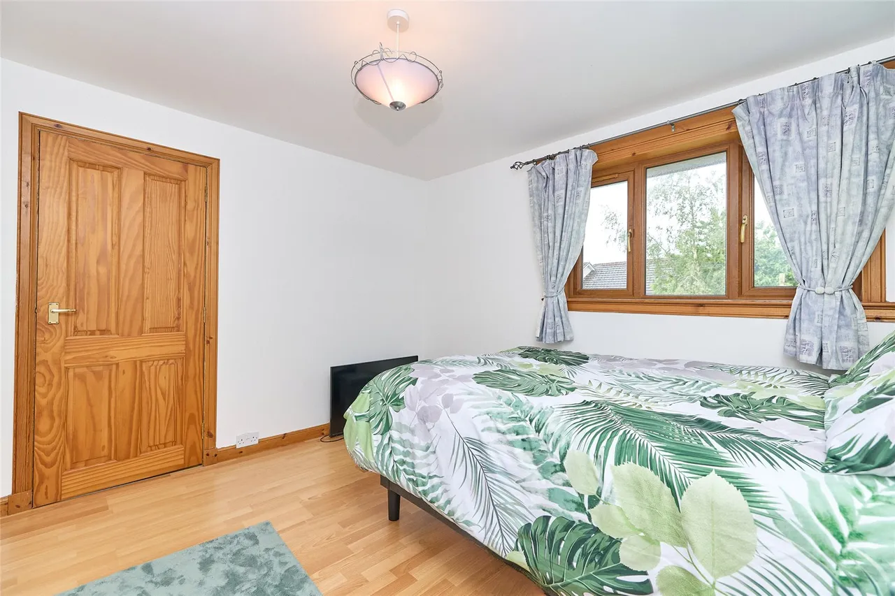 Dalrymple Circle, Blackburn, AB21, photo 9