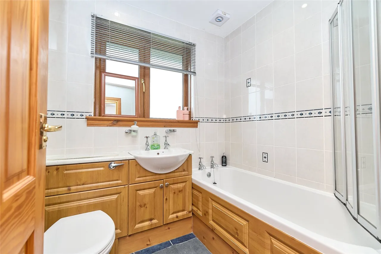 Dalrymple Circle, Blackburn, AB21, photo 12