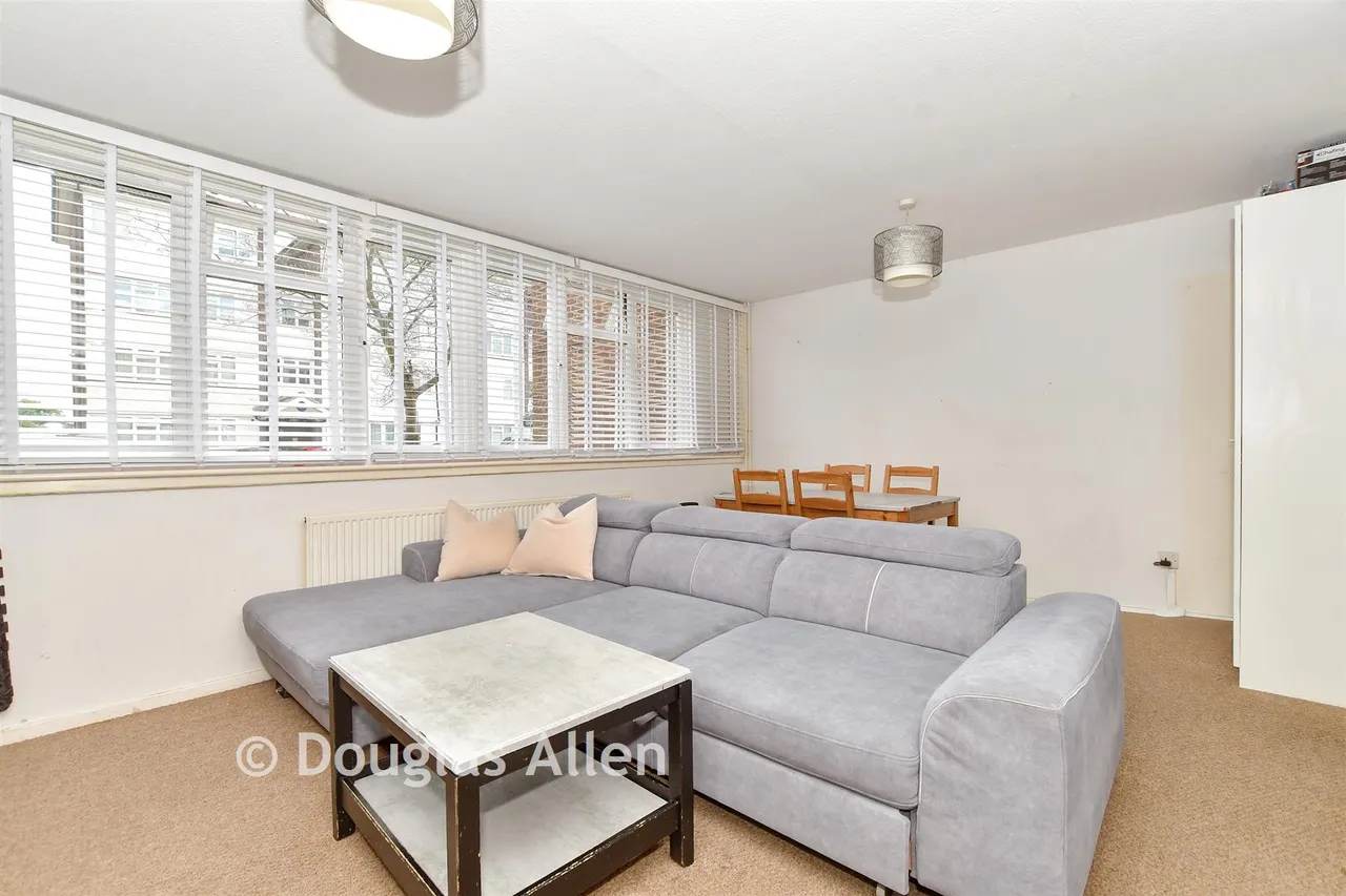 Caister Drive, Basildon, SS13, photo 4