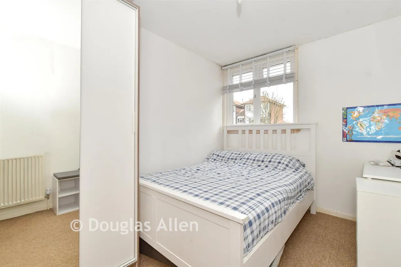 Caister Drive, Basildon, SS13, photo 7