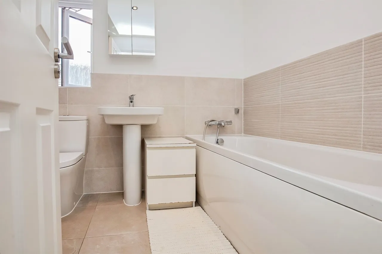Ruby Close, Wellingborough, NN9, photo 23