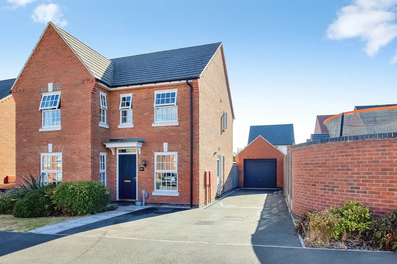 4 bed house for sale, Ruby Close, Wellingborough, NN9