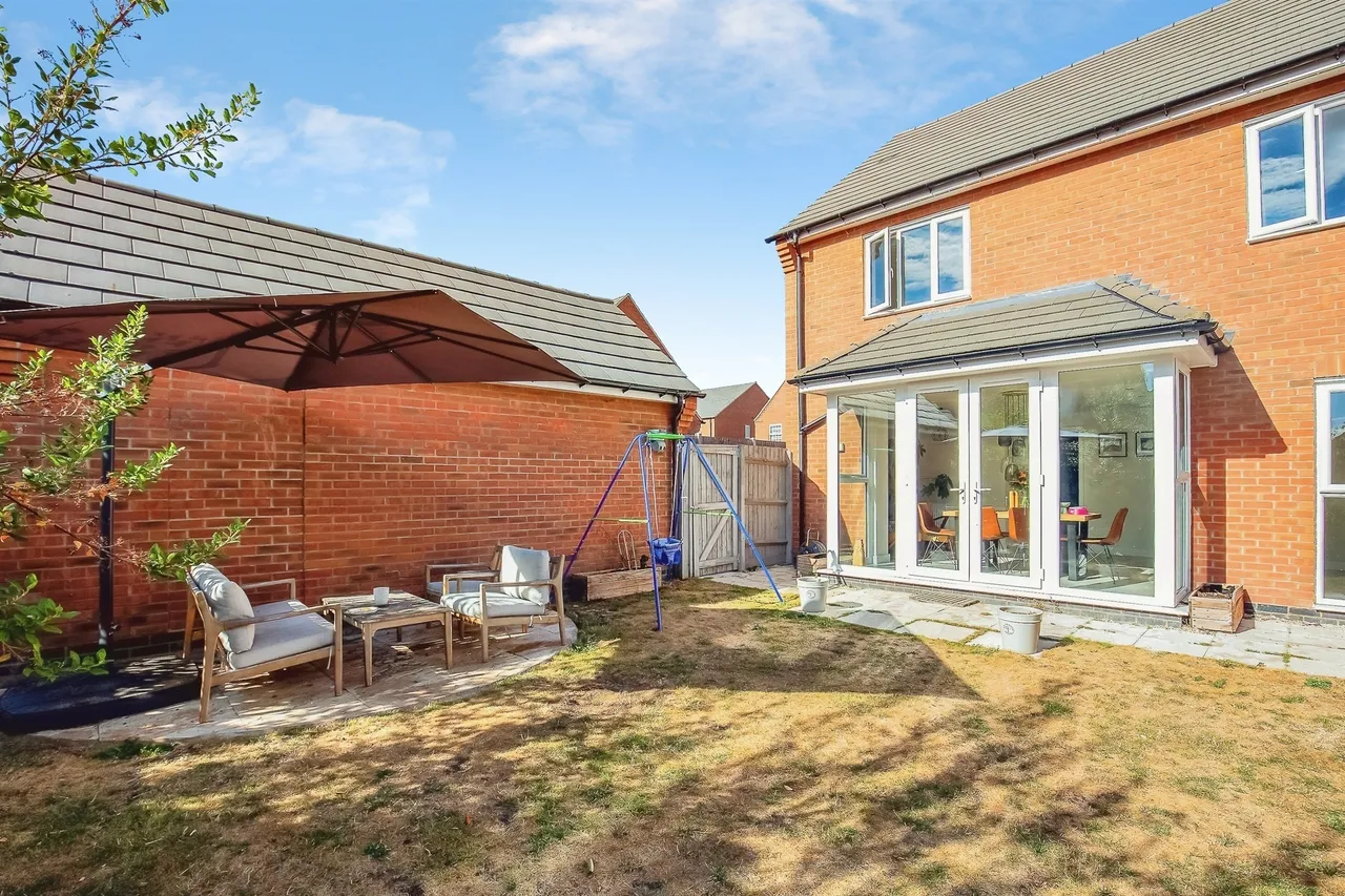 Ruby Close, Wellingborough, NN9, photo 10