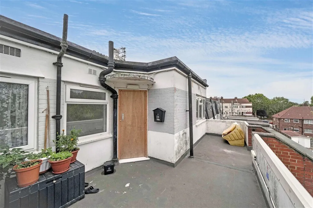 2 bed flat for sale, Northolt Road, Harrow, HA2