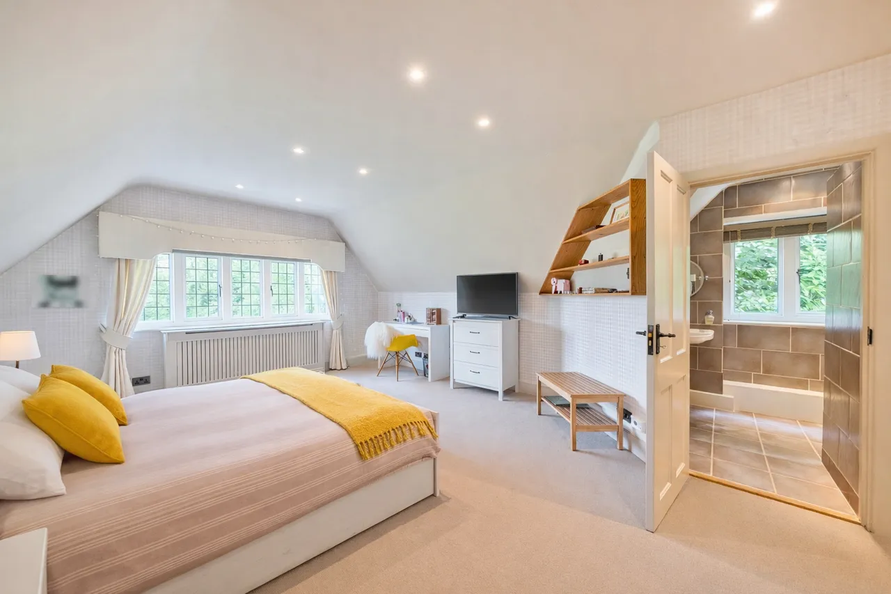 The Glade, Kingswood, KT20, photo 35