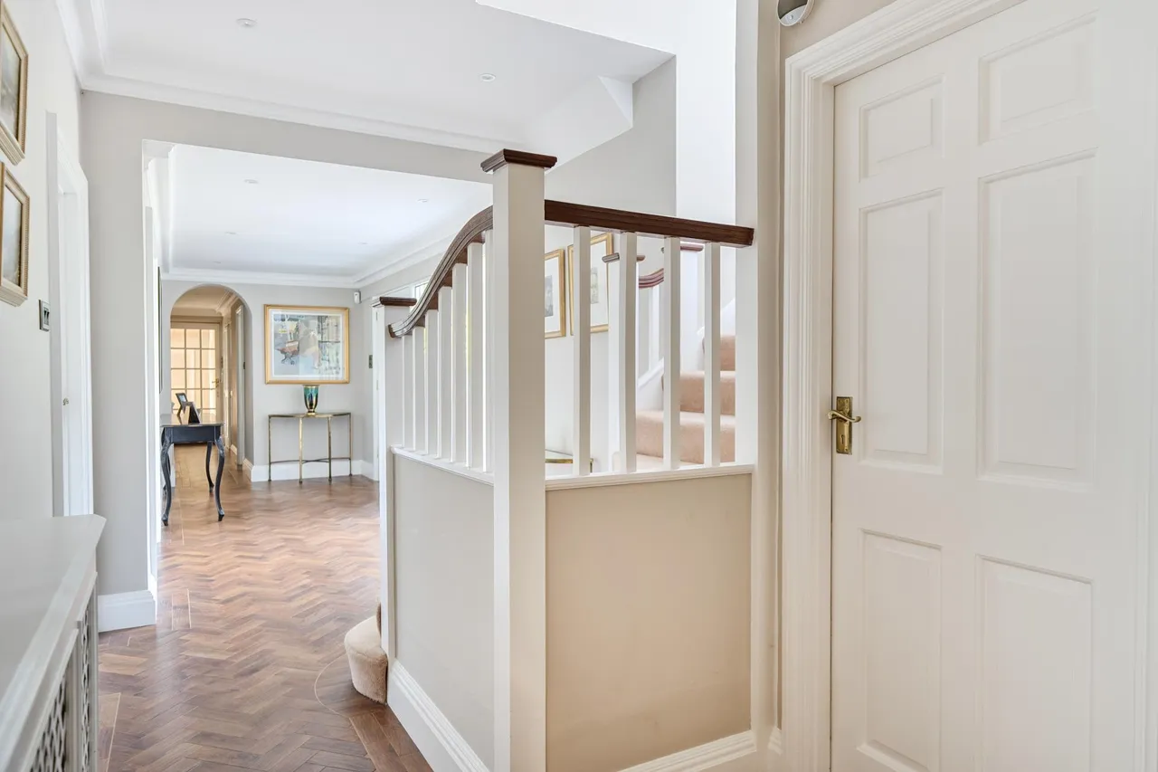 The Glade, Kingswood, KT20, photo 3