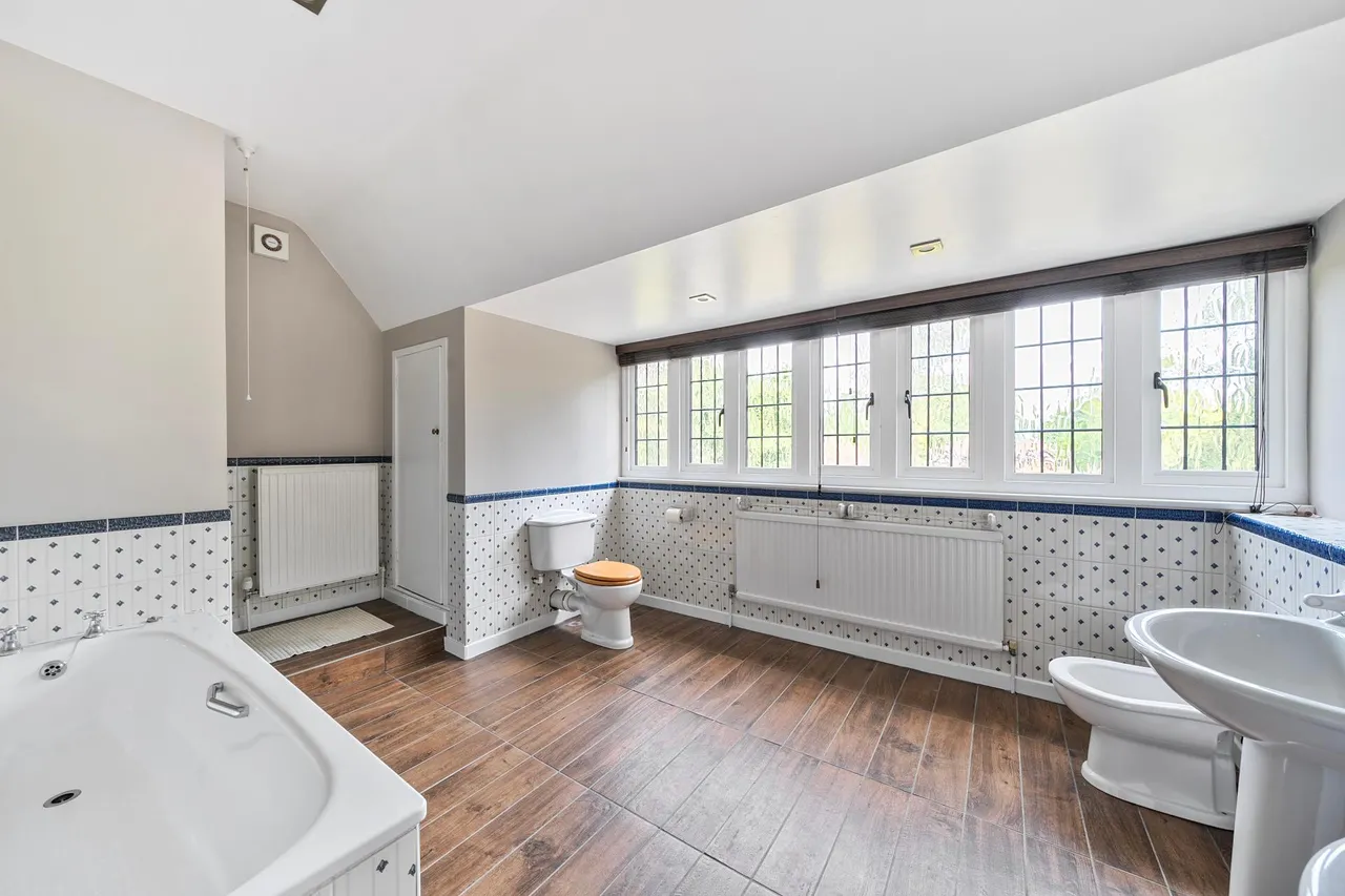 The Glade, Kingswood, KT20, photo 29