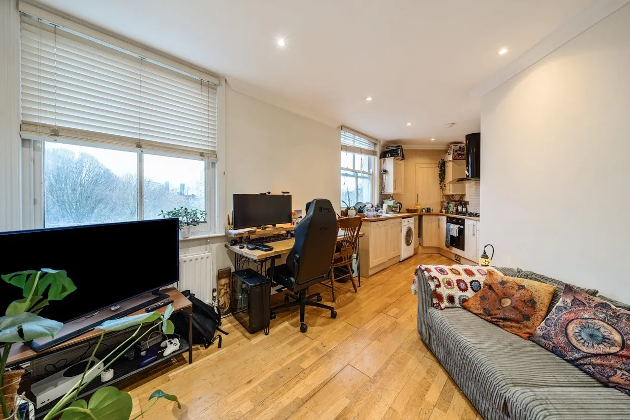2 Belinda Court, Brixton, SW9, photo 2
