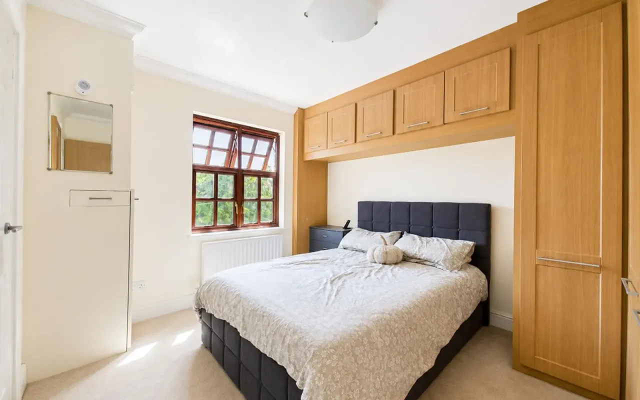Hedge Lane, Palmers Green, N13, photo 13