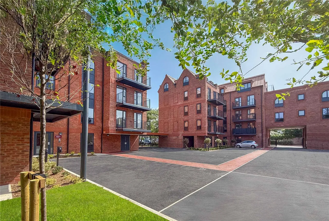 3 bed flat for sale, John Kirby Way, Wirral, CH48