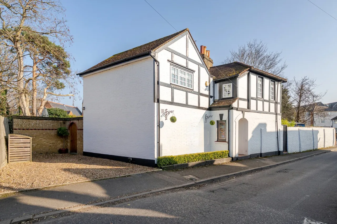 Manor Road, Walton On Thames, KT12, photo 15