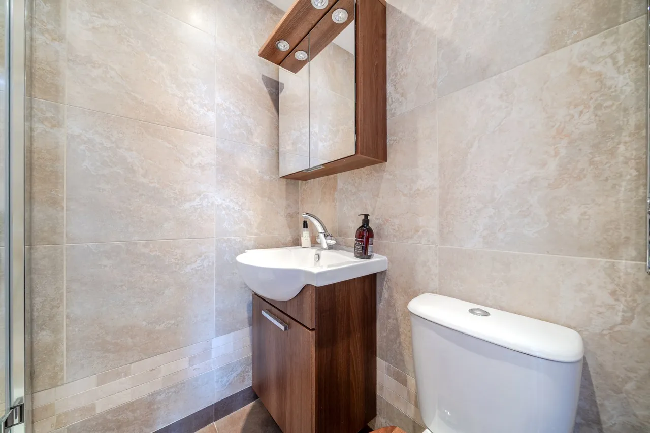 Manor Road, Walton On Thames, KT12, photo 10