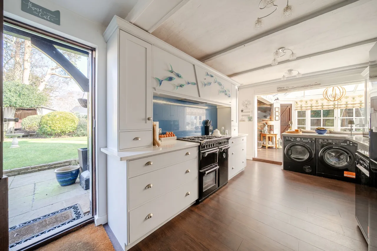 Manor Road, Walton On Thames, KT12, photo 21