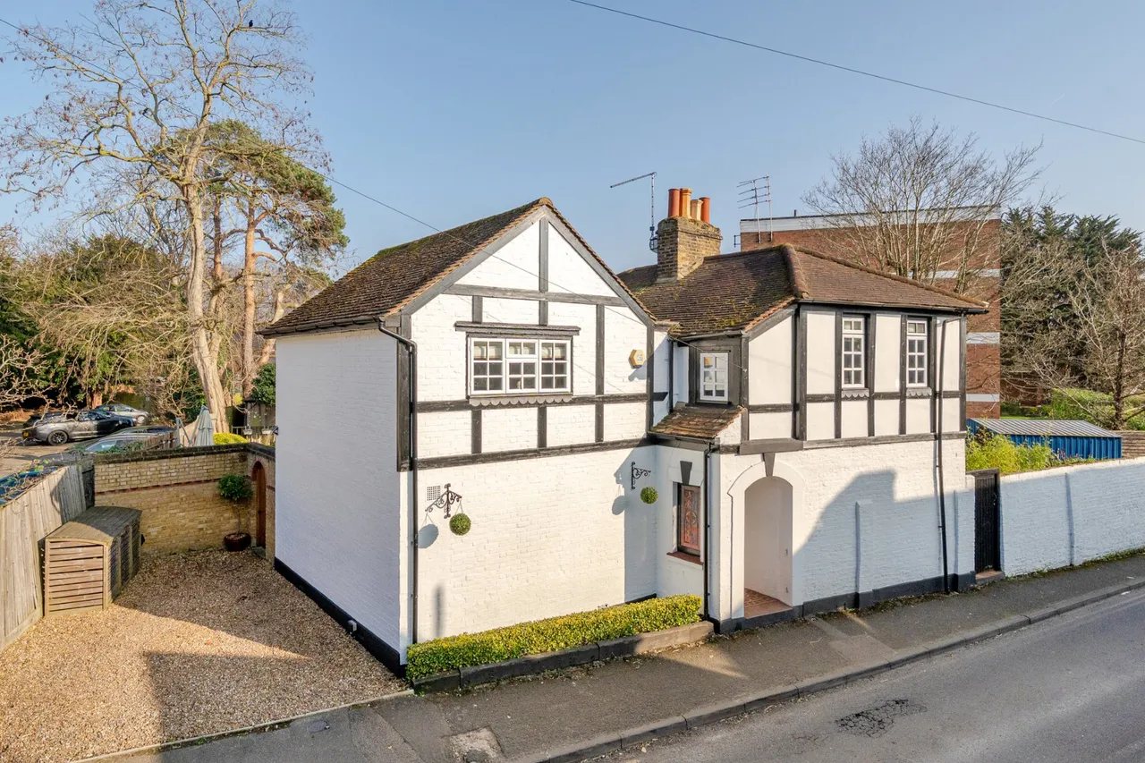 Manor Road, Walton On Thames, KT12, photo 22