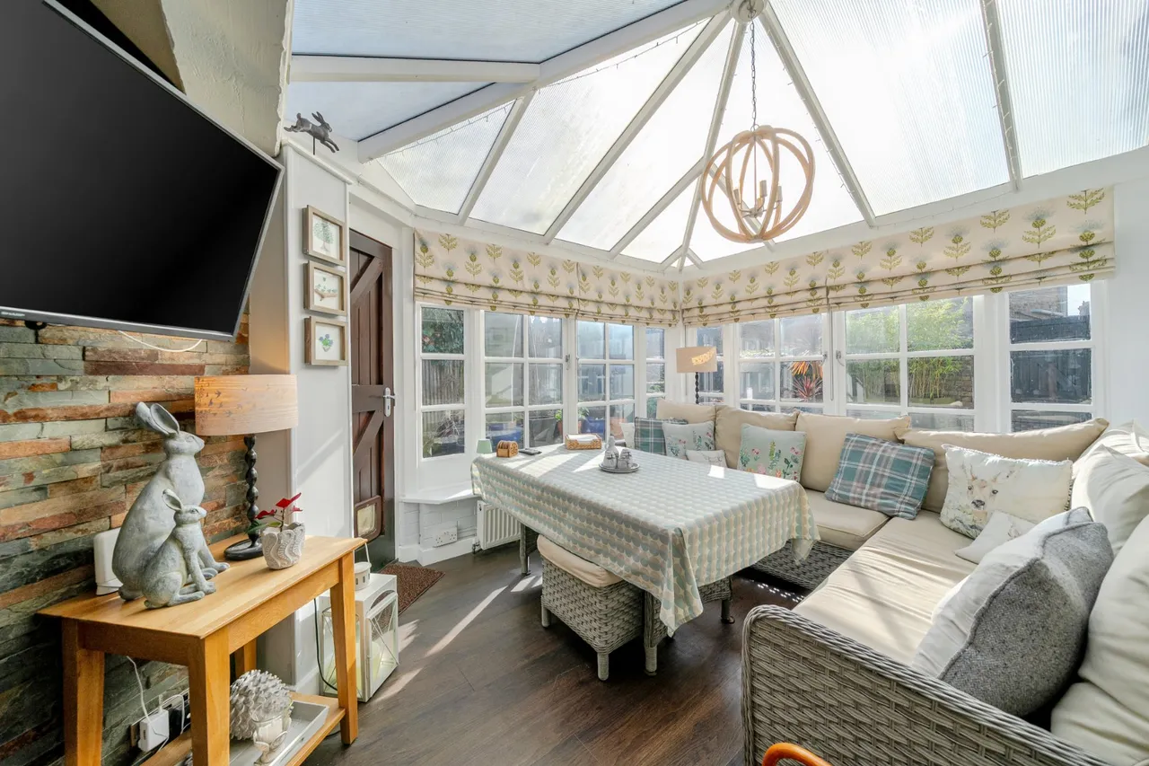 Manor Road, Walton On Thames, KT12, photo 6