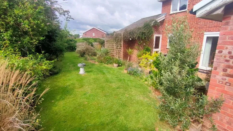 Hawthorn Road, Marford, Wrexham, LL12, photo 7
