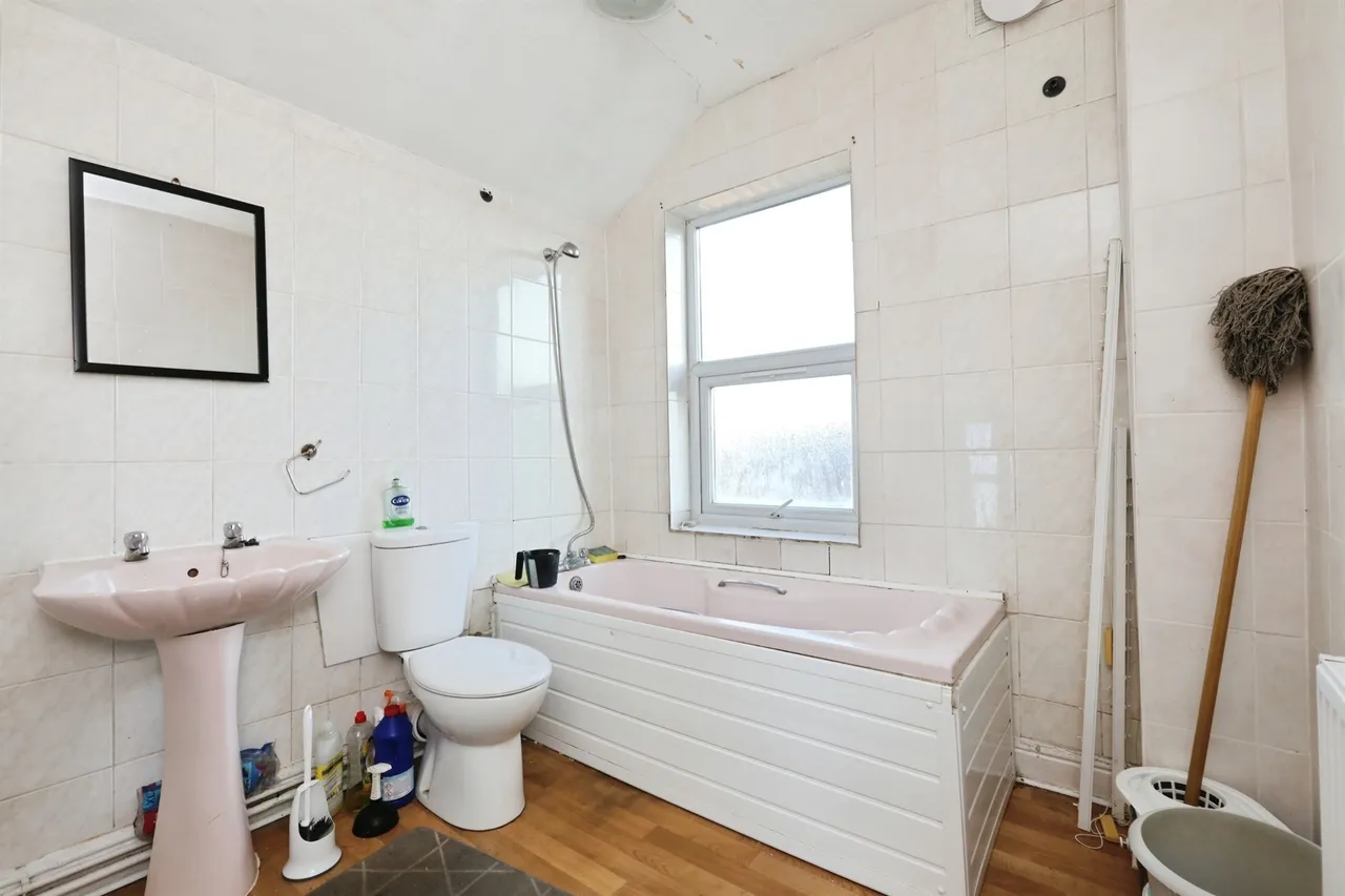 St. Johns Road, Balby, DN4, photo 10