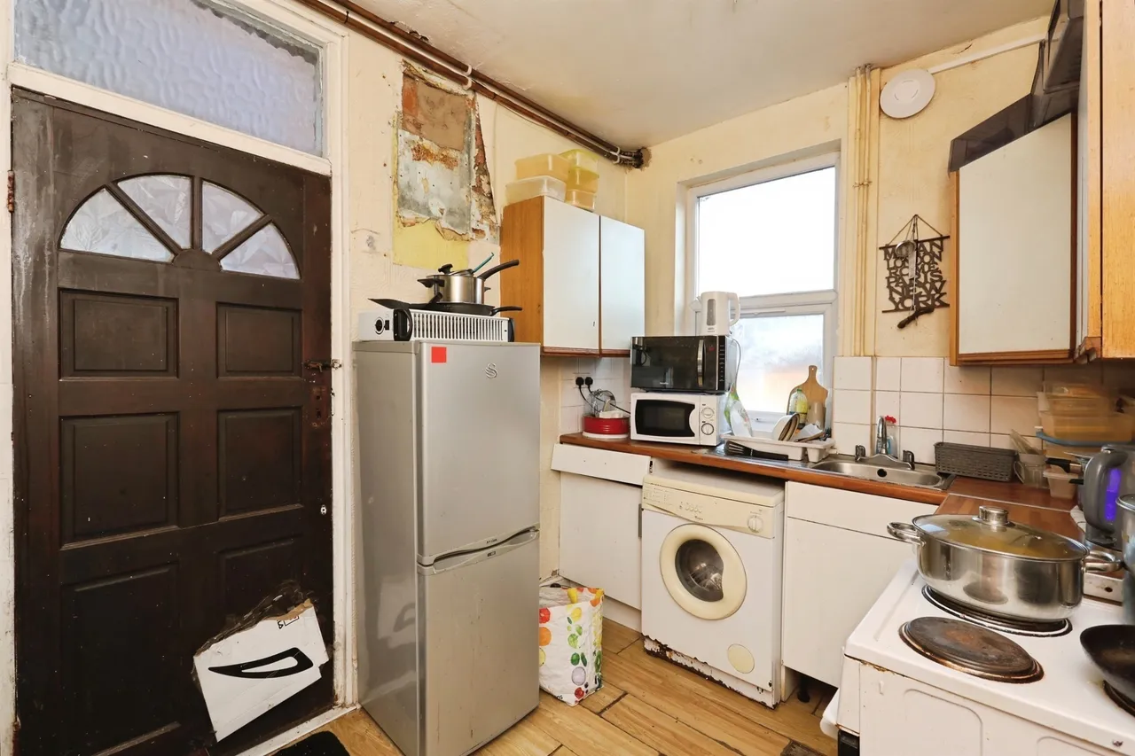 St. Johns Road, Balby, DN4, photo 4