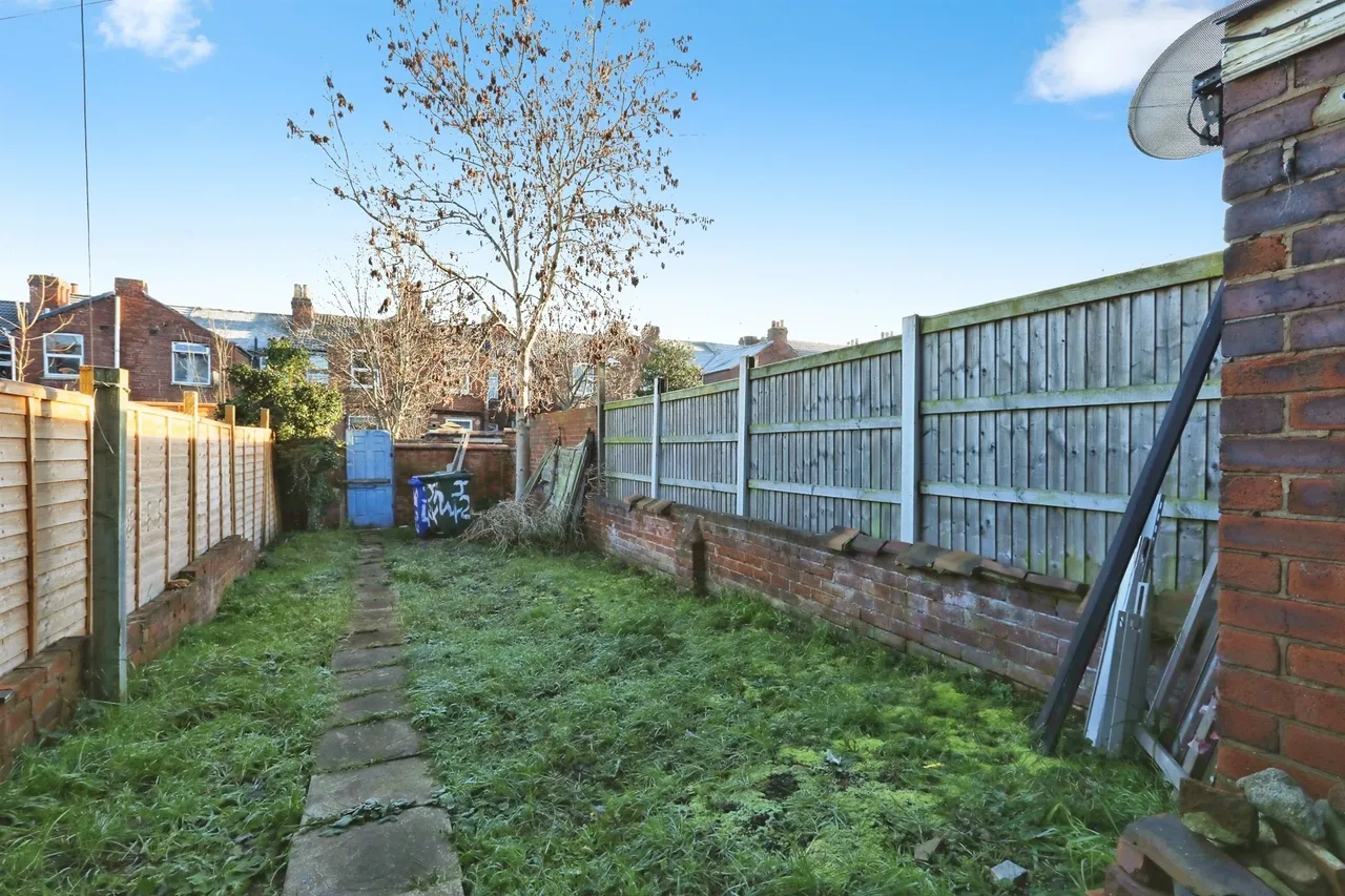St. Johns Road, Balby, DN4, photo 12