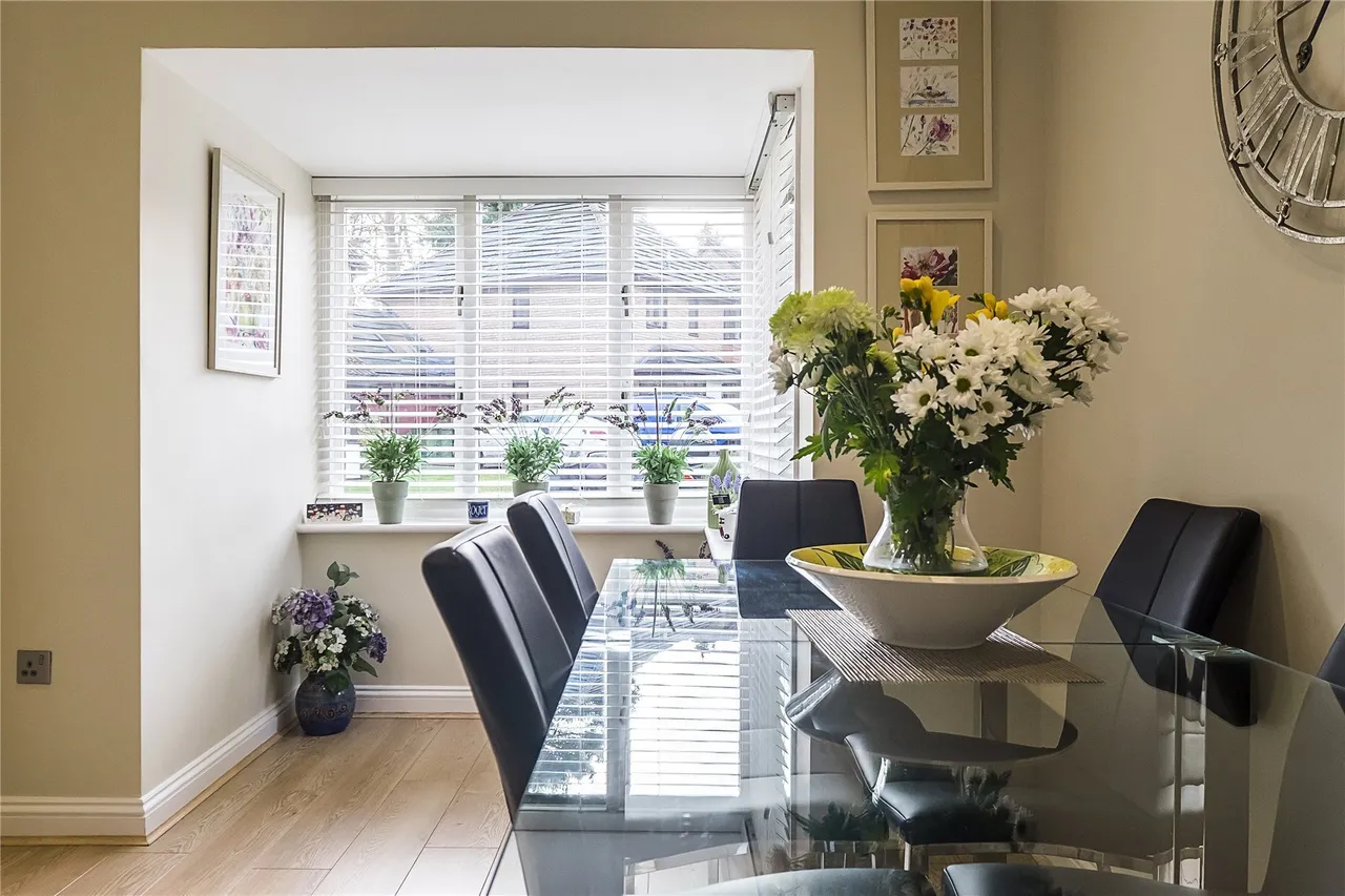 Sorbie Close, Weybridge, Surrey, KT13, photo 9
