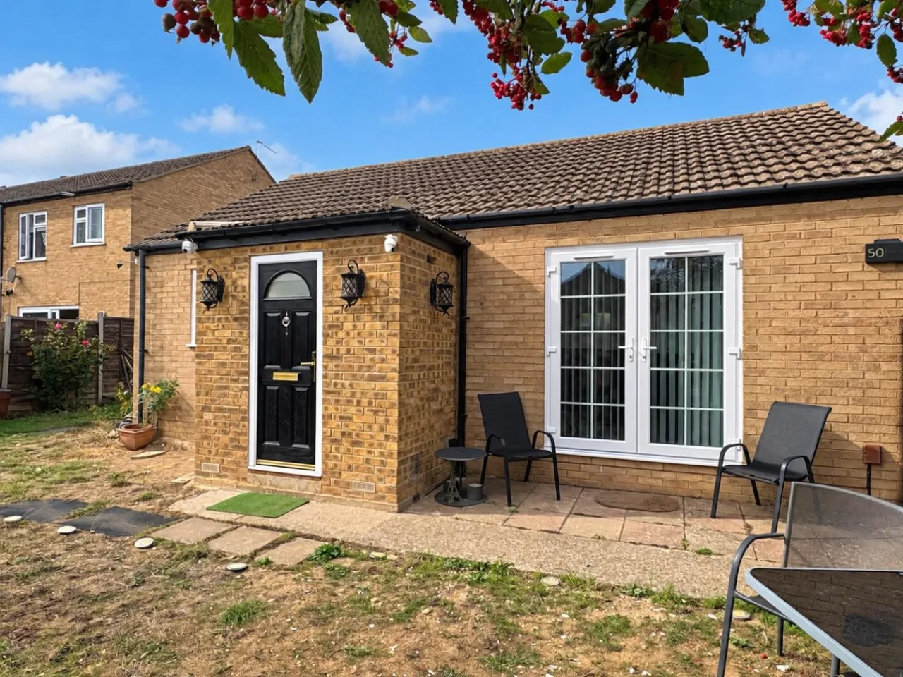 2 bed house for sale, Apsledene, Gravesend, DA12