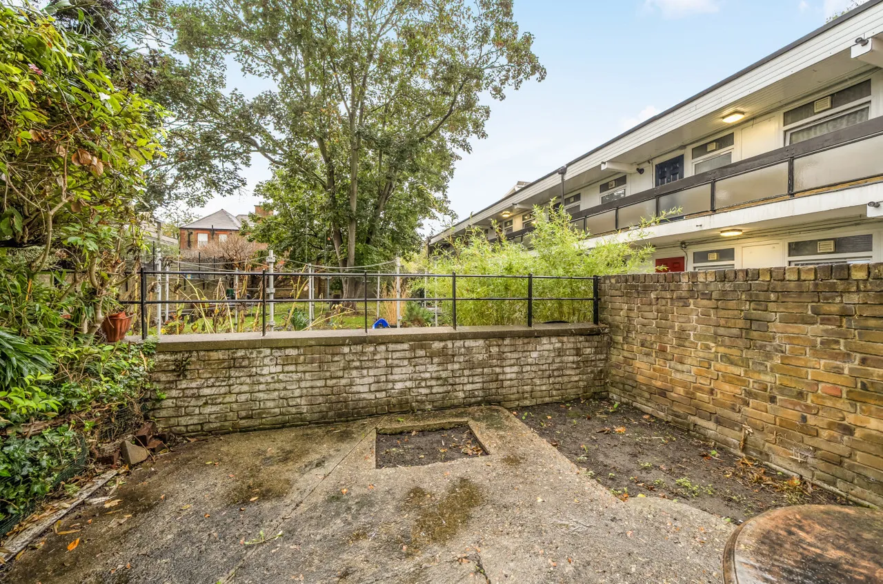 flat for sale, Dray Gardens, London, SW2