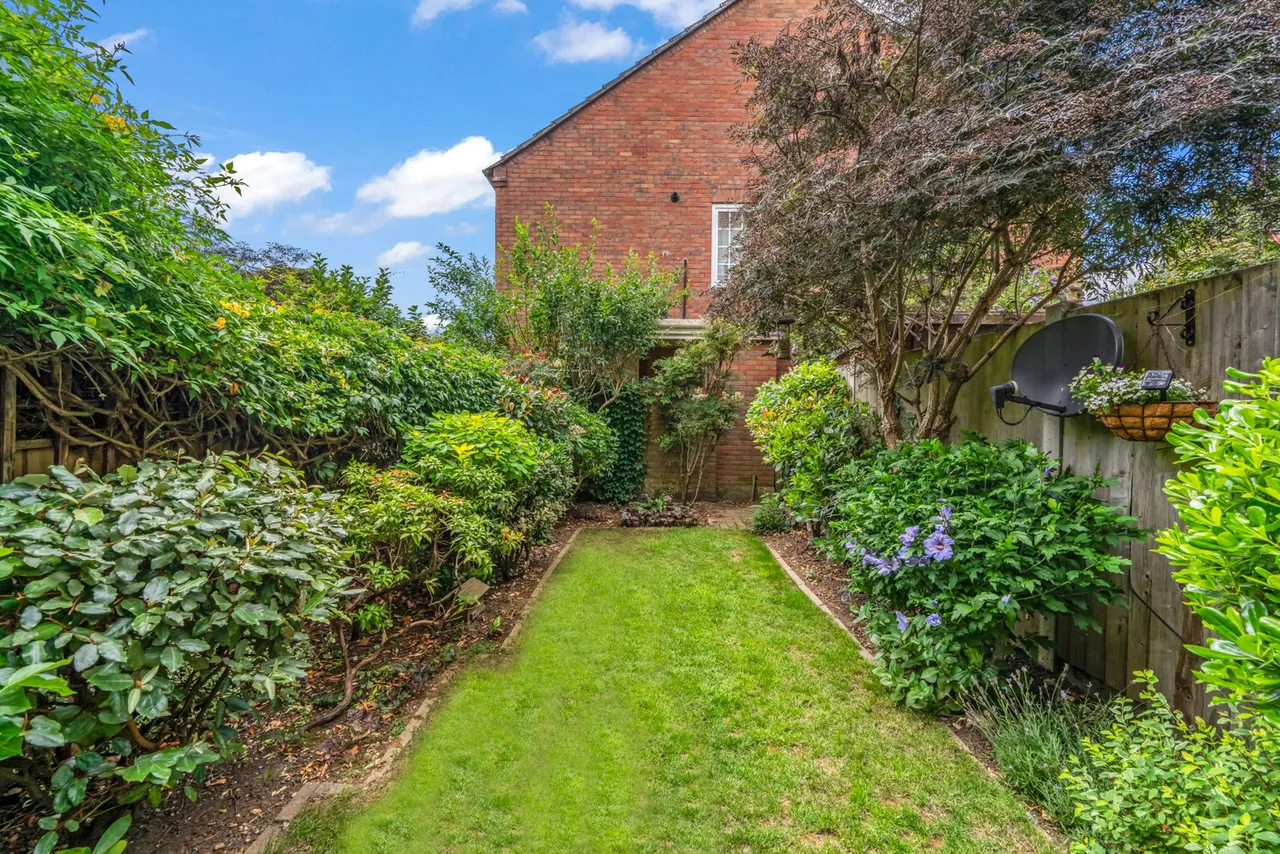 Park Crescent, Twickenham, TW2, photo 19