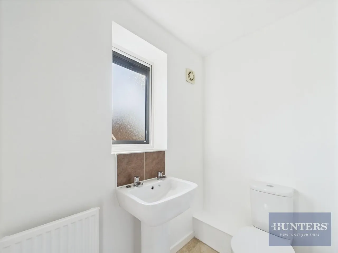 Sapphire Road, Bishops Cleeve, GL52, photo 15
