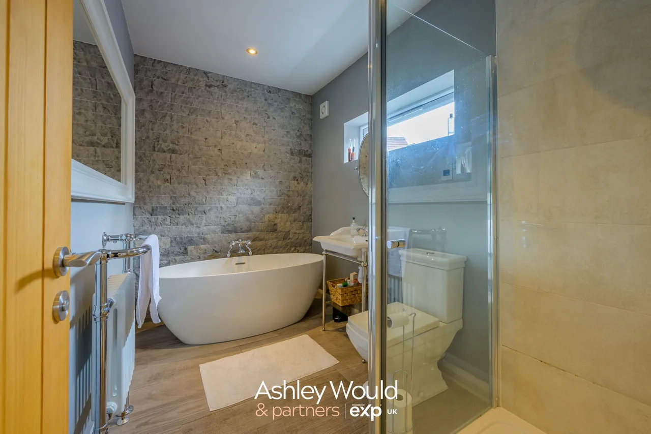 School Lane, Hagley, DY9, photo 10