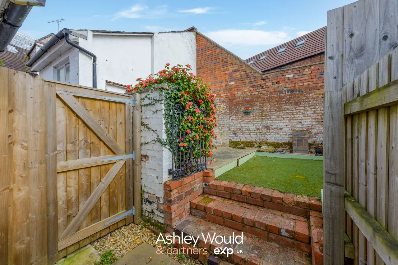 School Lane, Hagley, DY9, photo 15