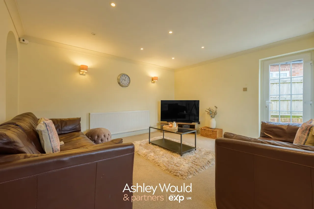 School Lane, Hagley, DY9, photo 4