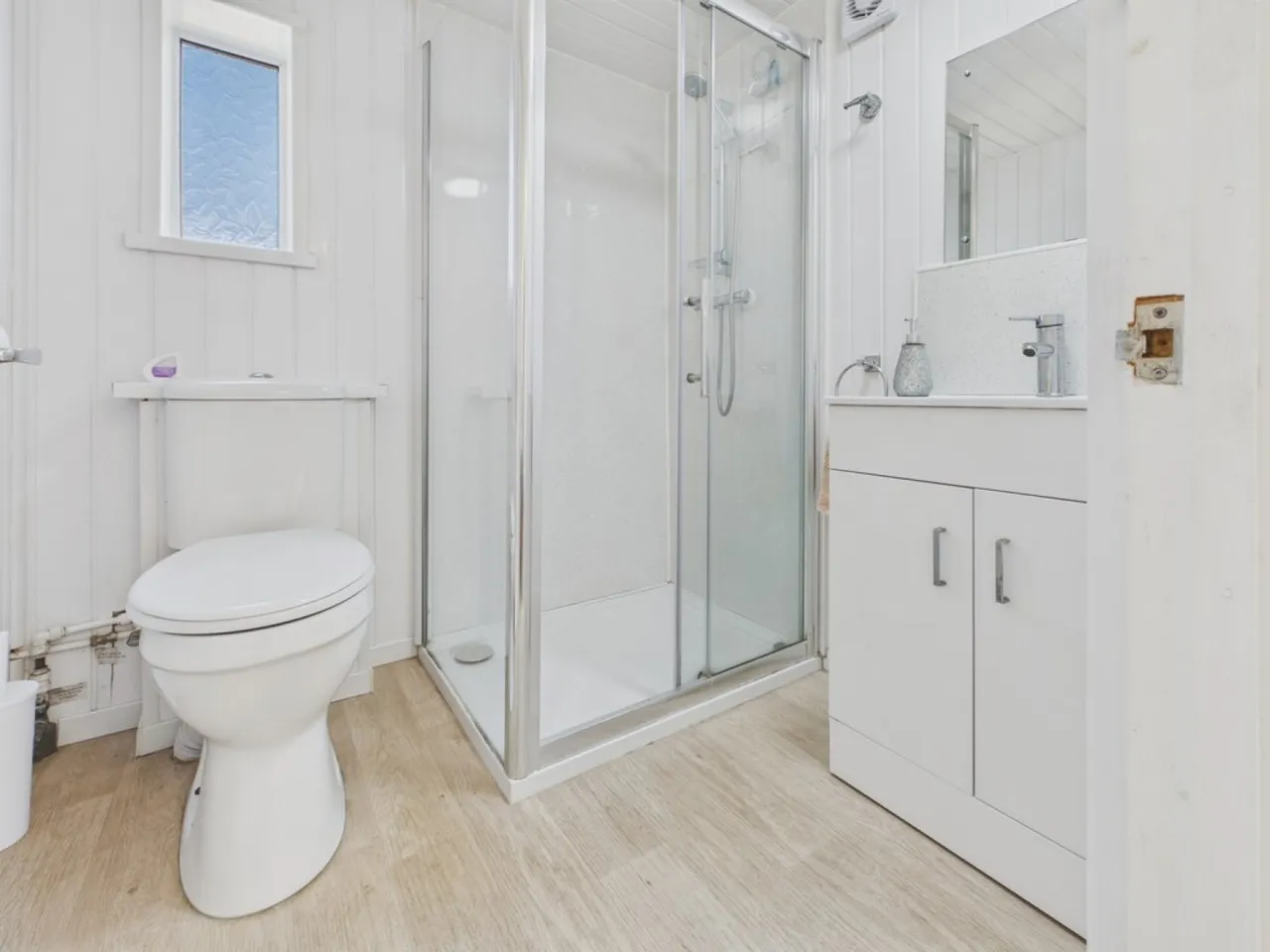 Hillman Drive, Inkersall, photo 3