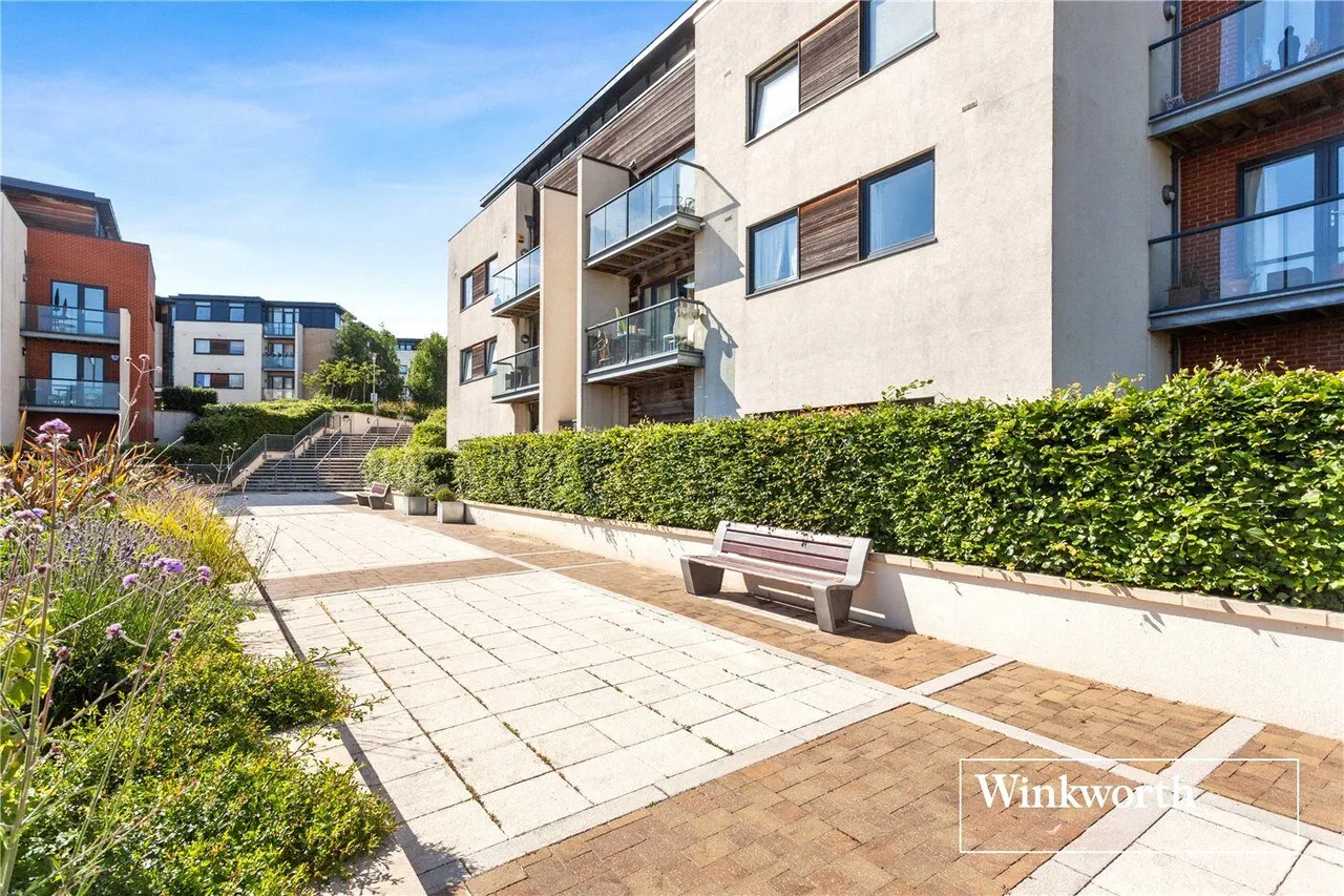 Peacock Close, Mill Hill East, NW7, photo 15