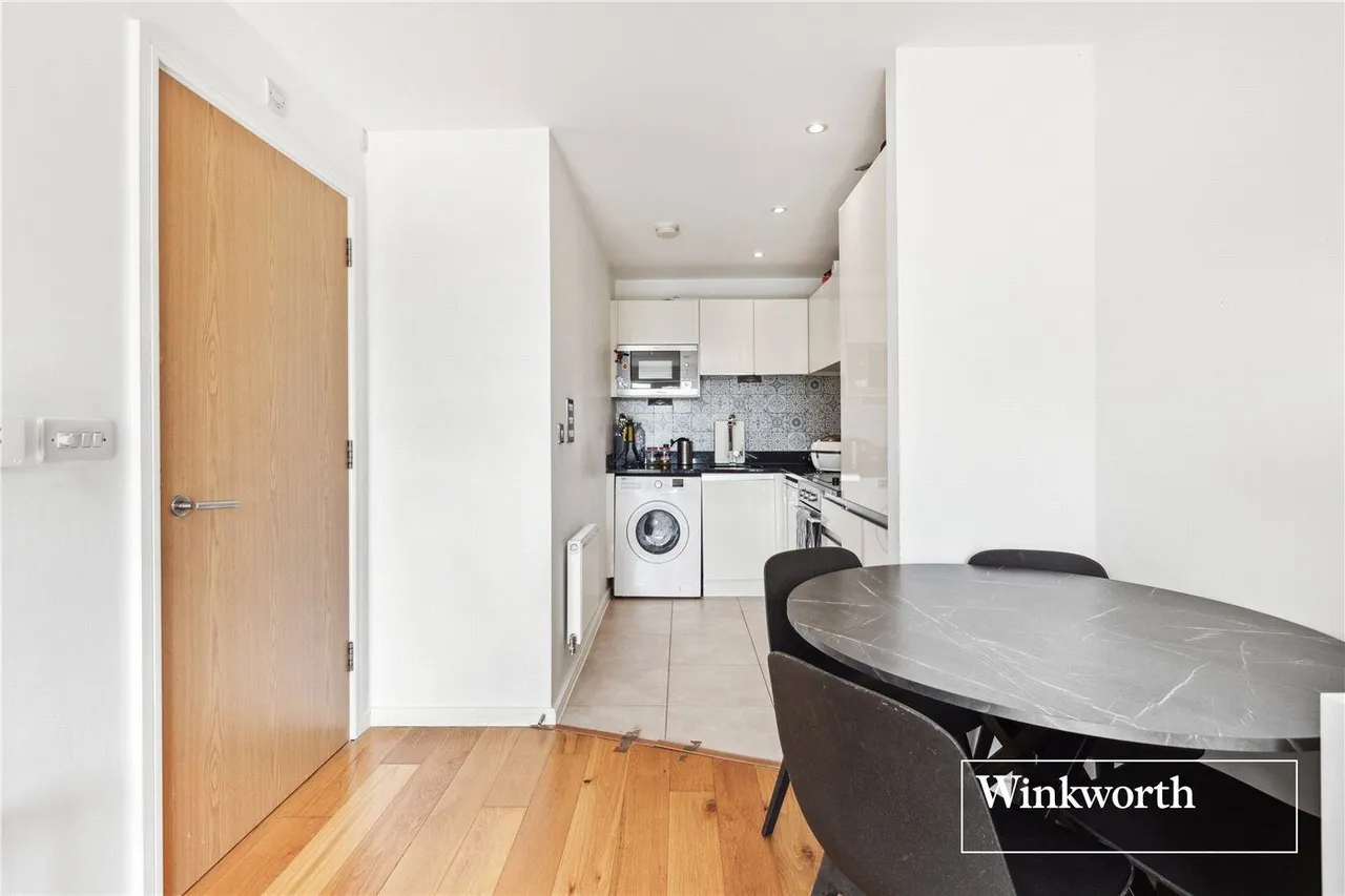 Peacock Close, Mill Hill East, NW7, photo 6