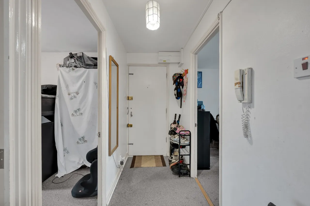 Crales House, Harlinger Street, SE18, photo 5