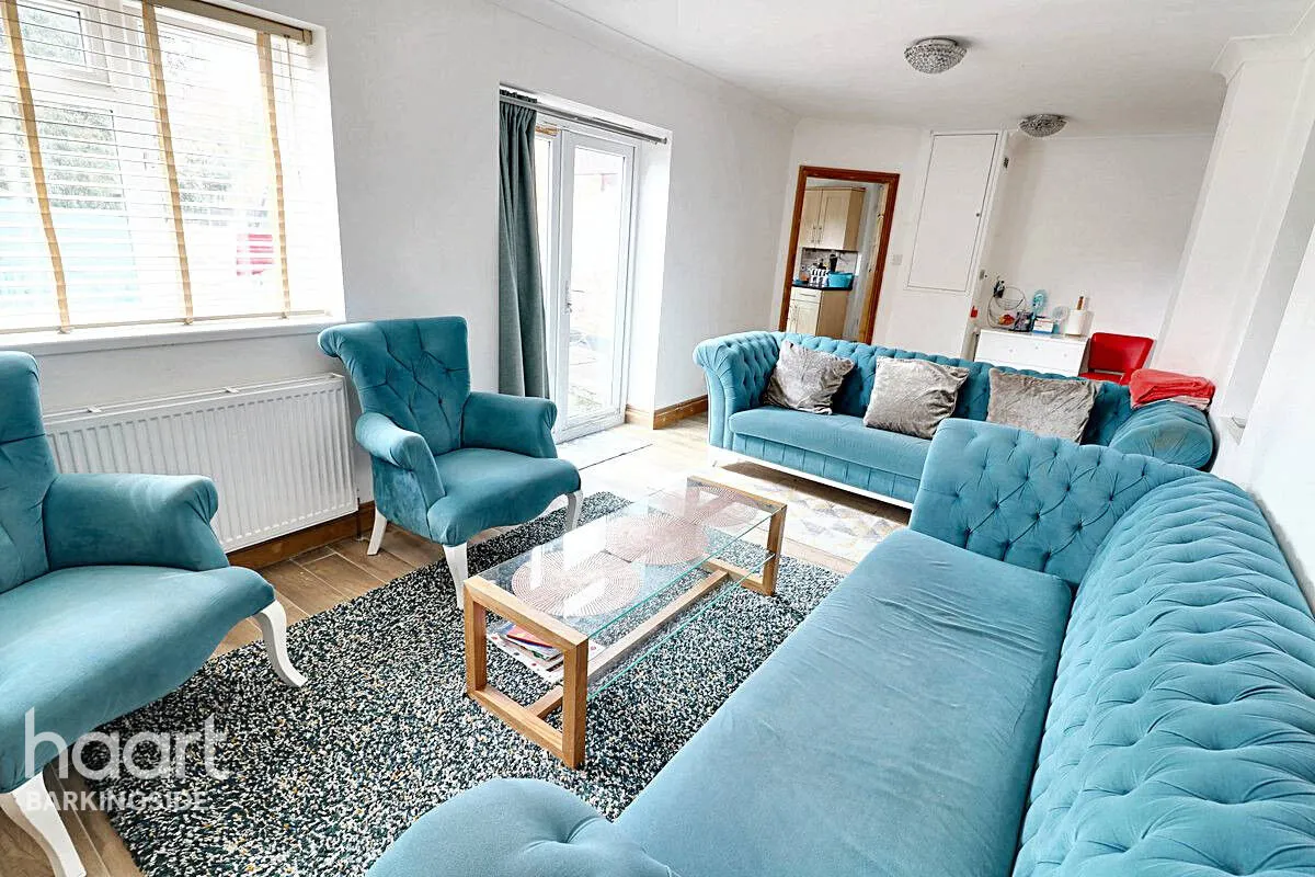 Chalgrove Crescent, Clayhall, IG5, photo 11
