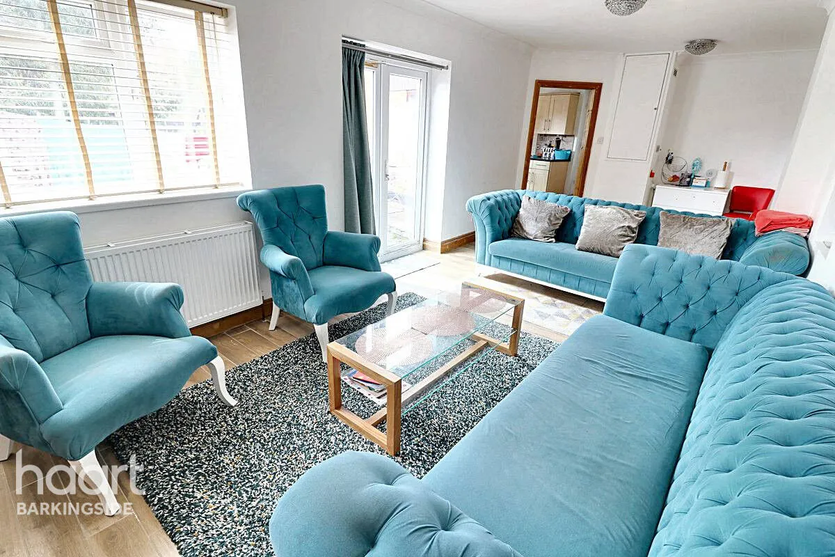 Chalgrove Crescent, Clayhall, IG5, photo 3