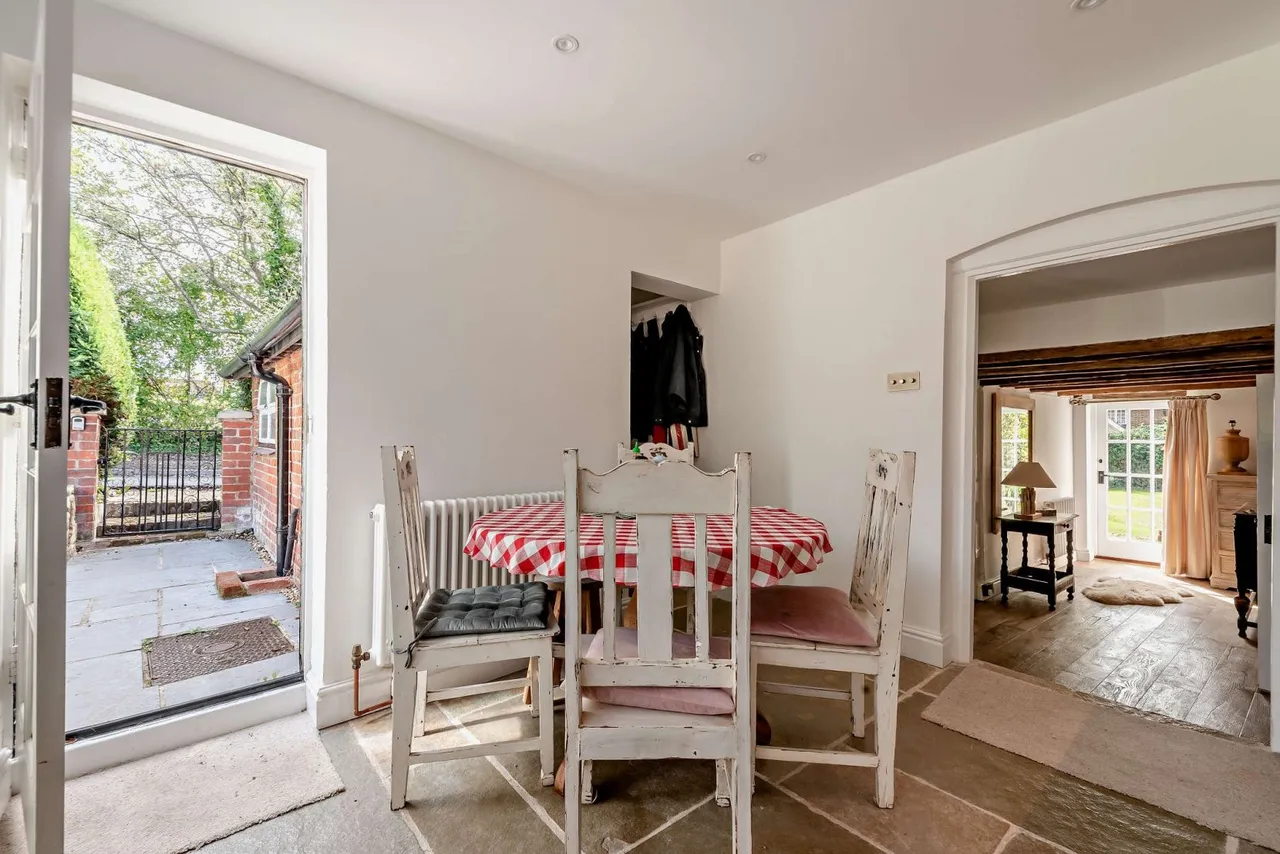 Compton Street, Compton, Winchester, Hampshire, SO21 2AT, photo 5