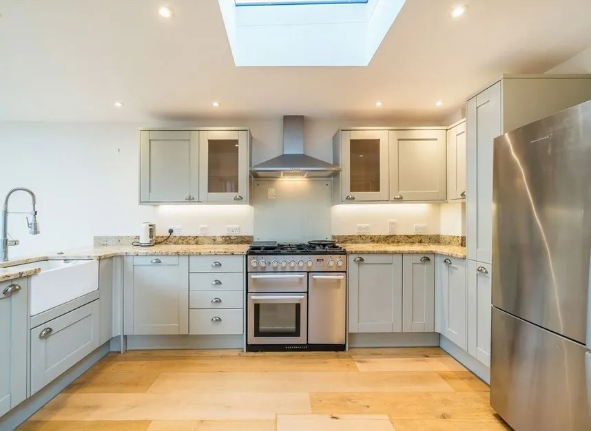 Garratt Lane, Tooting, SW17, photo 11