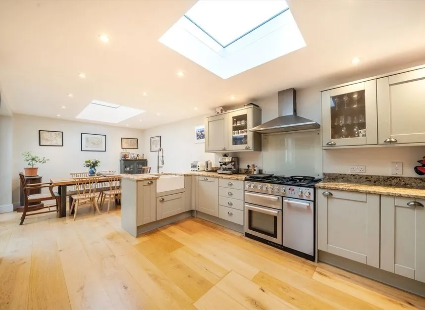 Garratt Lane, Tooting, SW17, photo 2