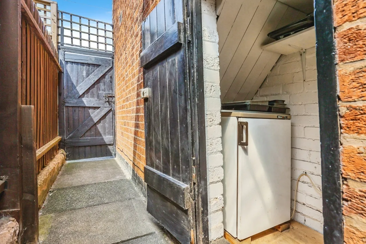Wyngate Drive, Leicester, LE3, photo 17