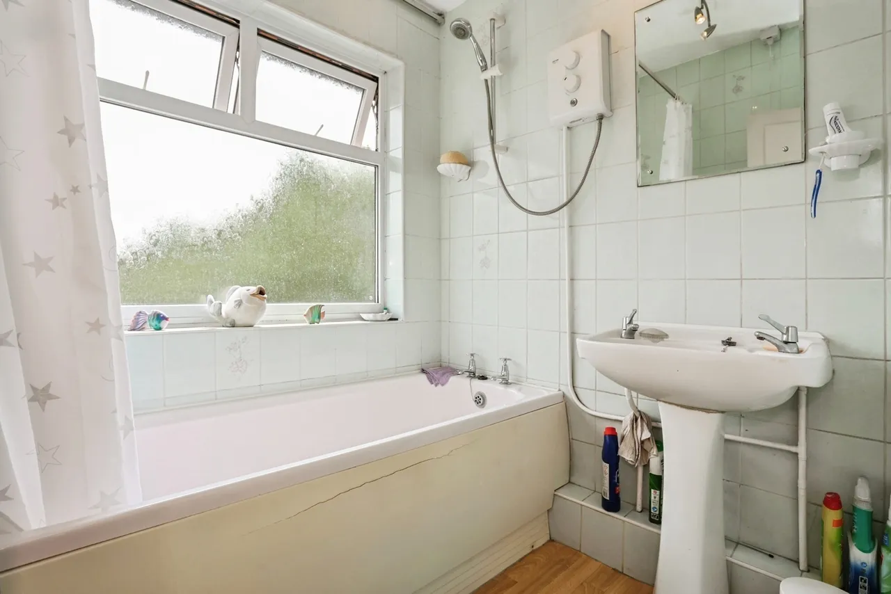 Wyngate Drive, Leicester, LE3, photo 13