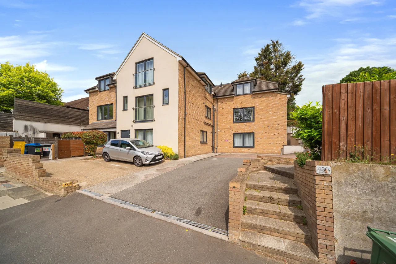 2 bed property for sale — Watling Street, Bexleyheath, DA6 7QH