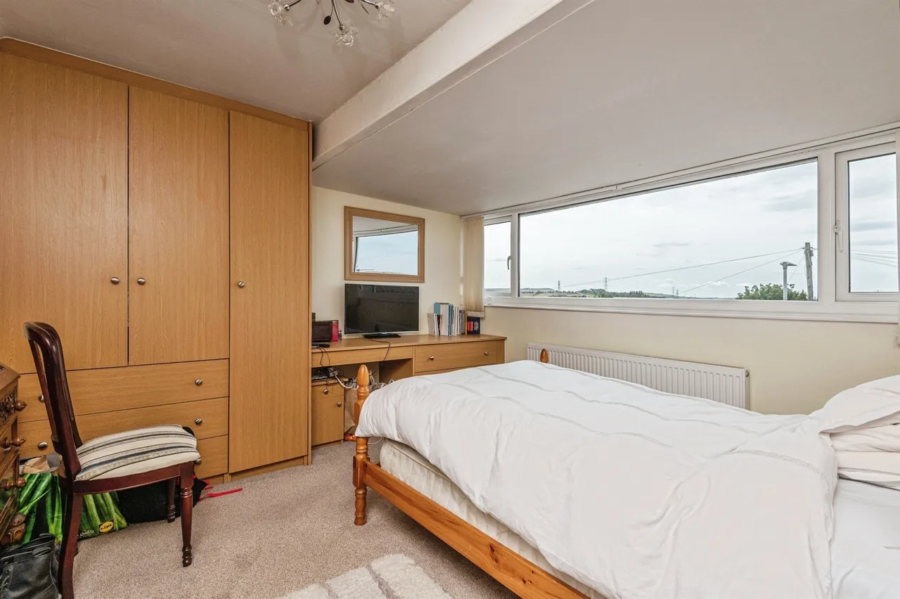 West Lodge Crescent, Ainley Top, Huddersfield, photo 11