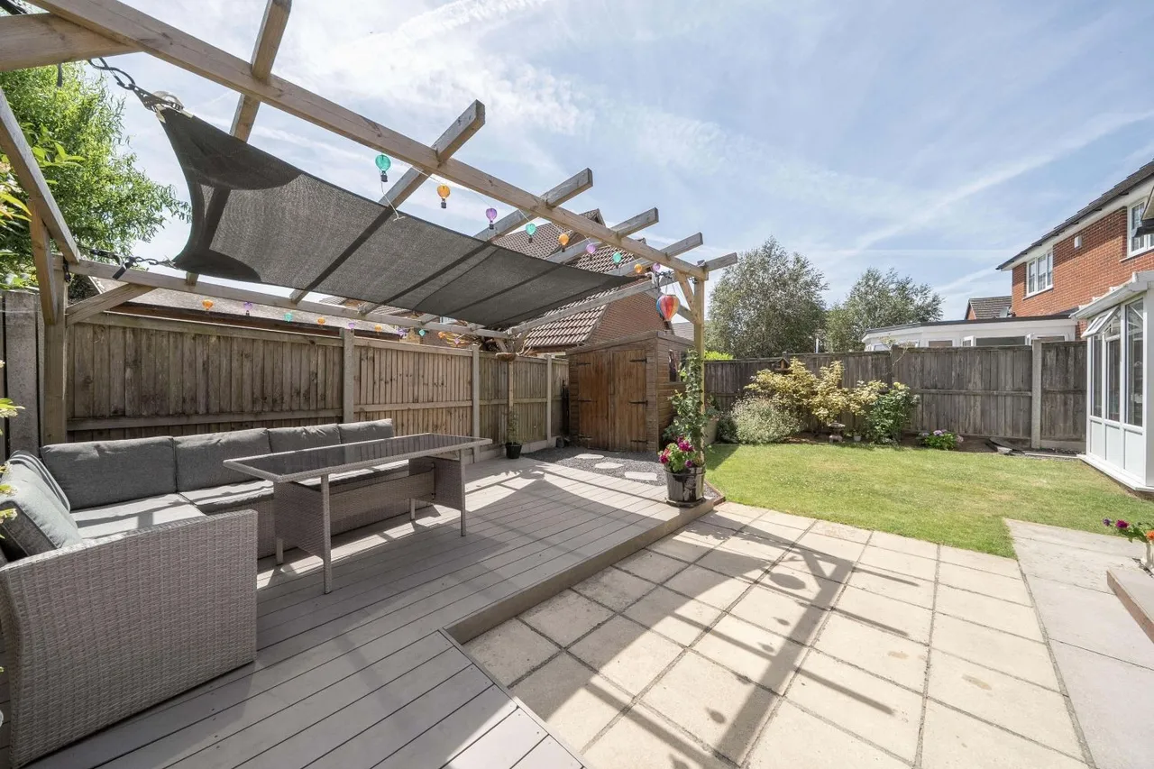 Pannell Drive, Hawkinge, CT18, photo 2