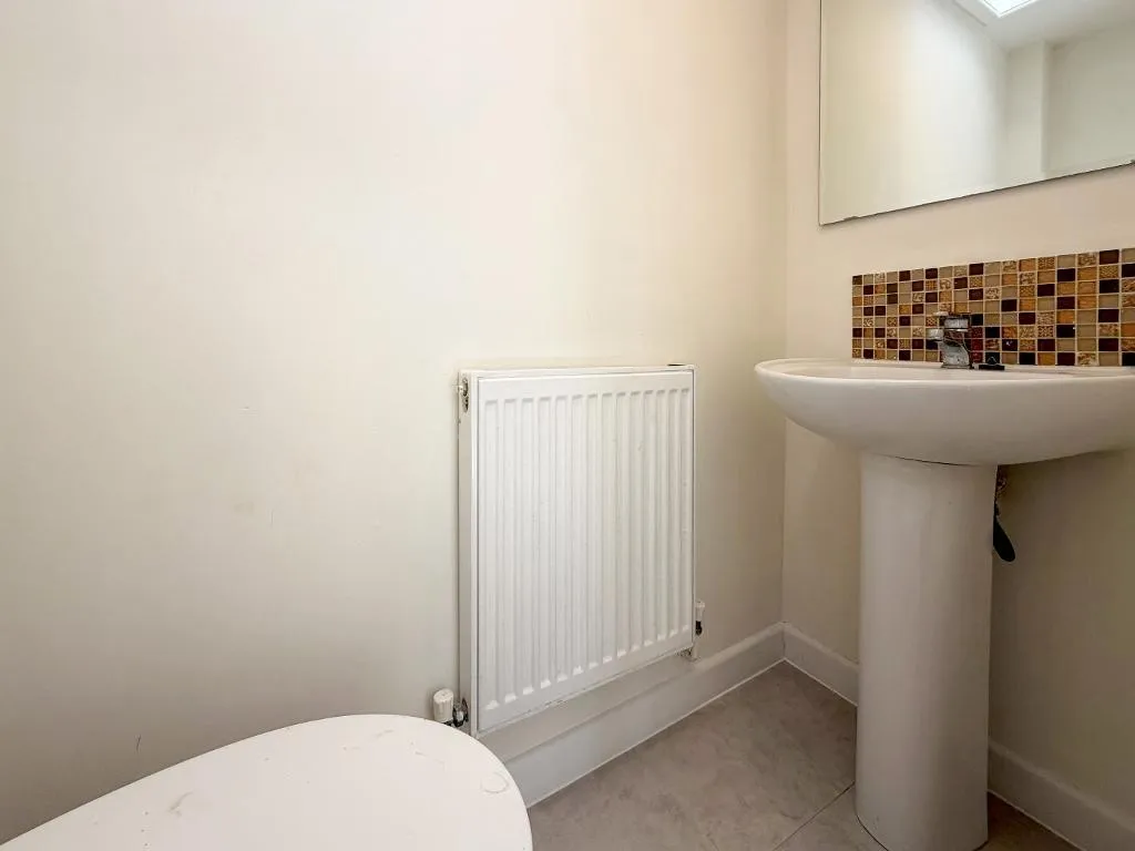Nicola Close, South Croydon, photo 7