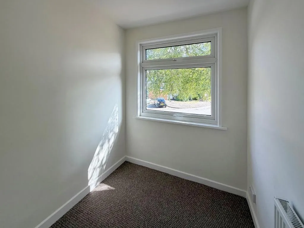Nicola Close, South Croydon, photo 10