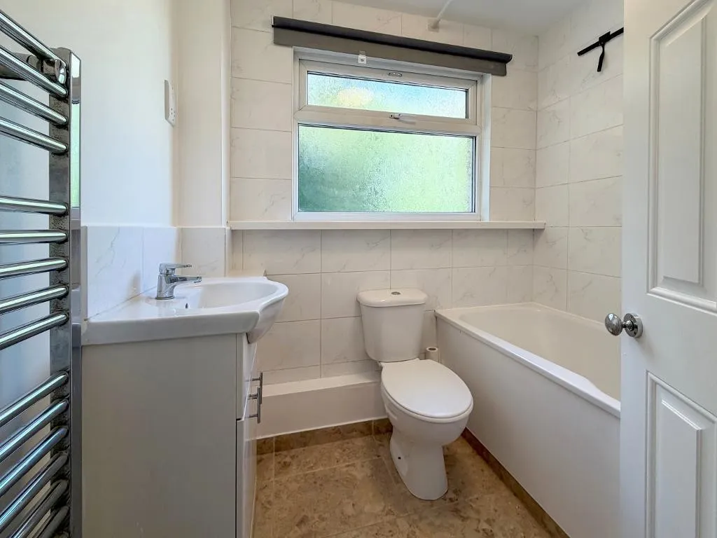 Nicola Close, South Croydon, photo 11