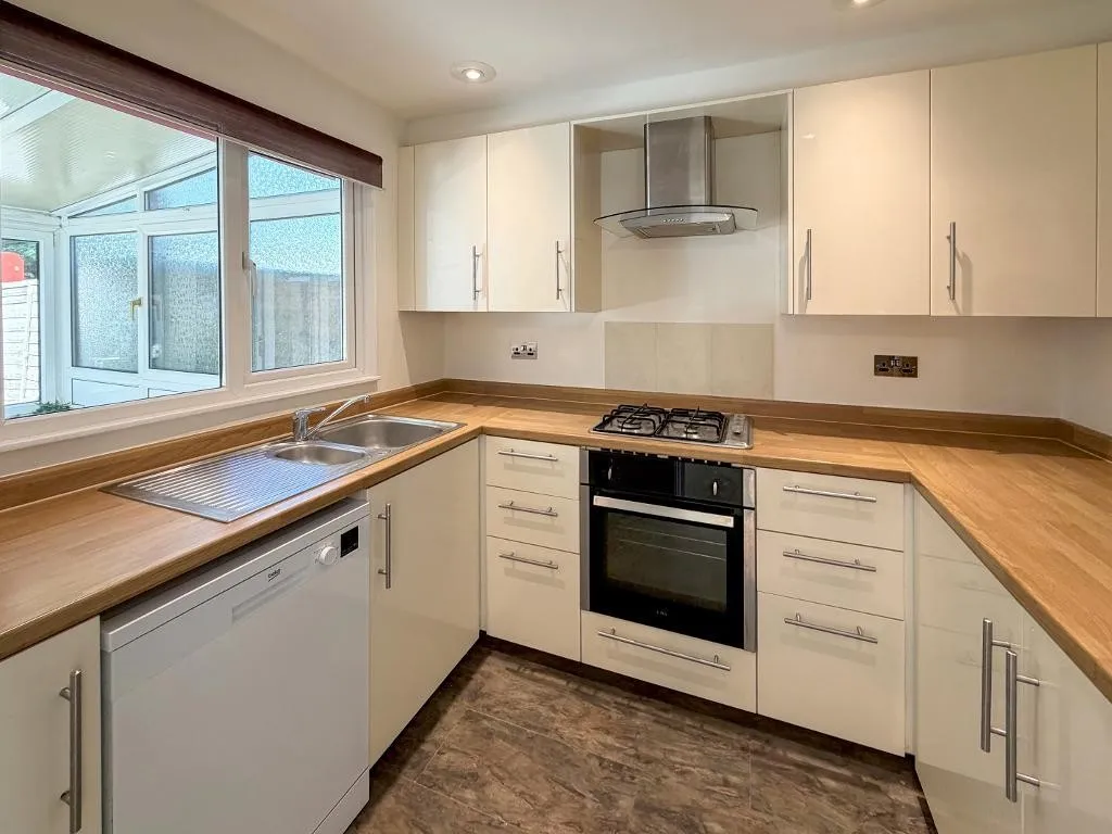Nicola Close, South Croydon, photo 5