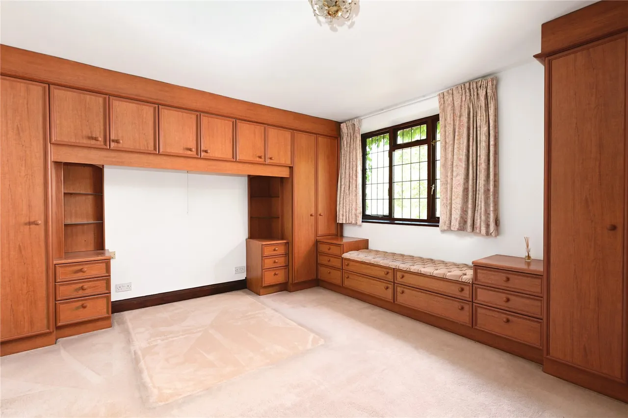 Thames Side, Staines, TW18, photo 19